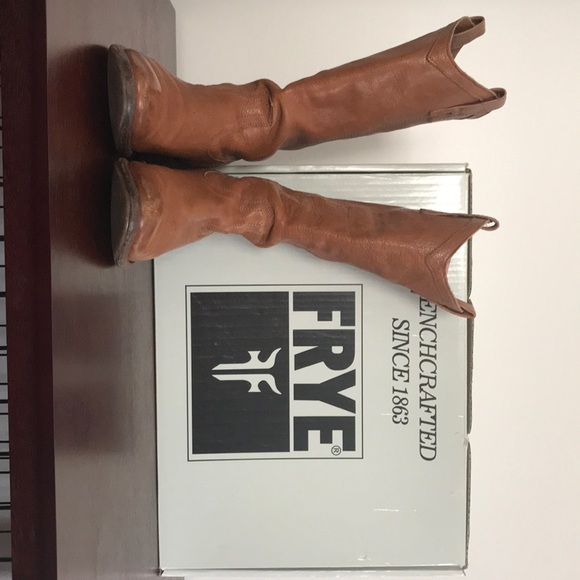 Frye Carson Pull on Boots with original box - Picture 1 of 5